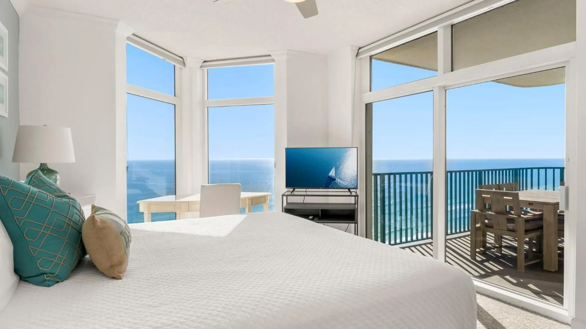 New Beachfront With Pool And Pickleball Destin